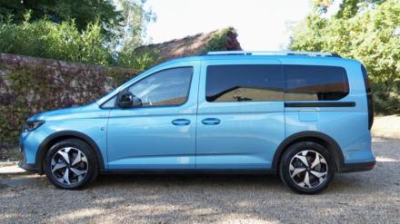 Ford Tourneo Connect Diesel Estate 2.0 EcoBlue Titanium 5dr Auto [7 seat]