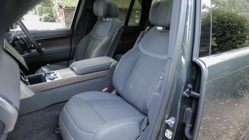 3437823 4.4 P615 V8 SV LWB 4dr Auto [Signature Suite]