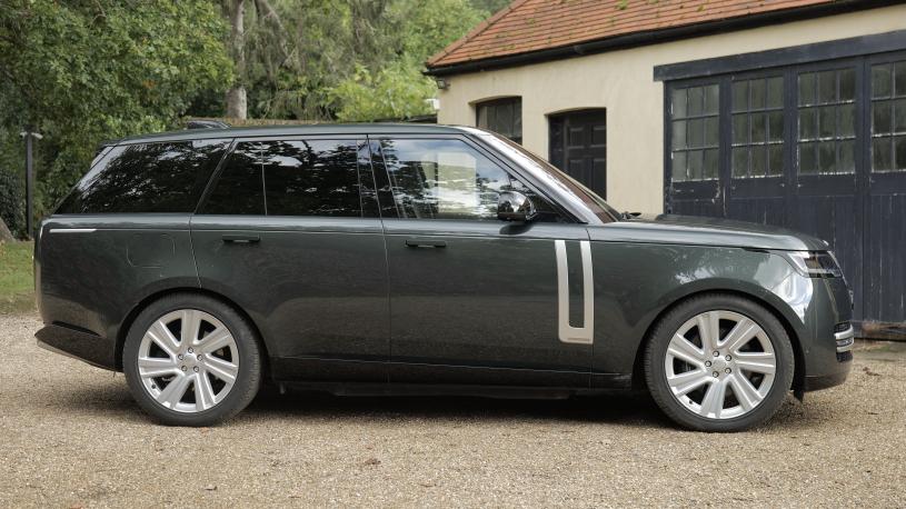 3437823 4.4 P615 V8 SV LWB 4dr Auto [Signature Suite]