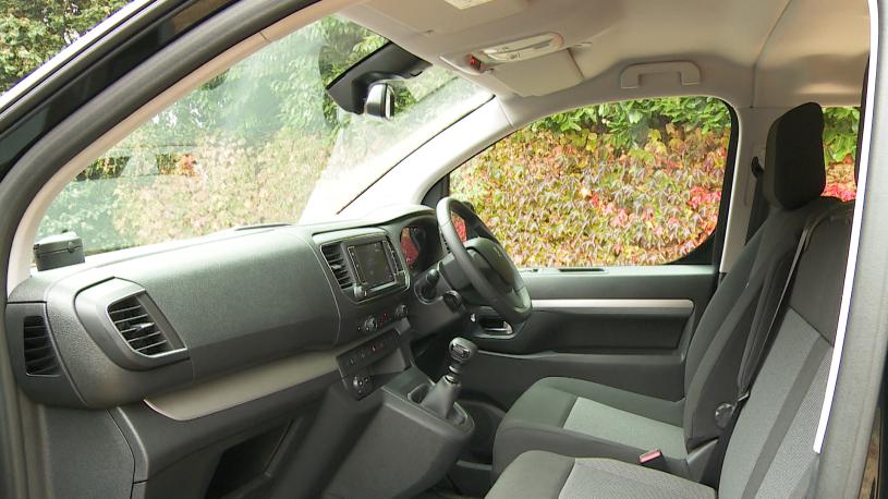 3430274 100kW Active Standard [8 Seat] 75kWh 5dr Auto