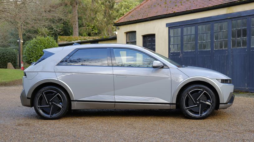 3418205 125kW Advance 63 kWh 5dr Auto