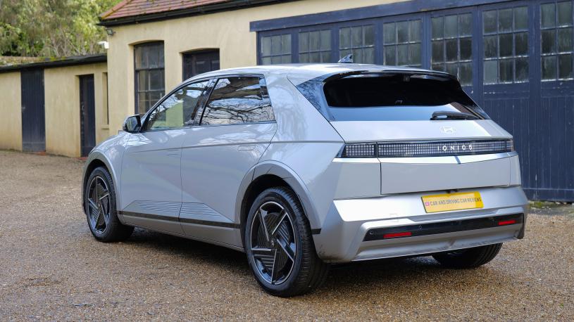 3418213 239kW Ultimate 84 kWh 5dr AWD Auto