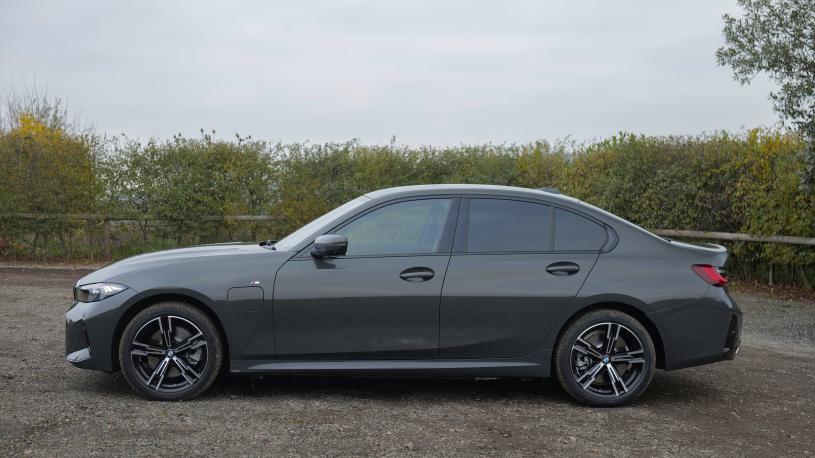 3413330 330e 22.3 kWh Sport 4dr Step Auto
