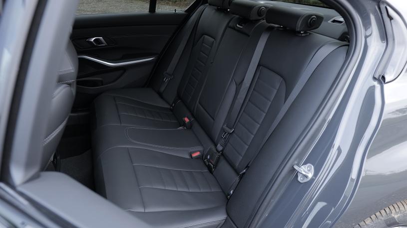 3413330 330e 22.3 kWh Sport 4dr Step Auto