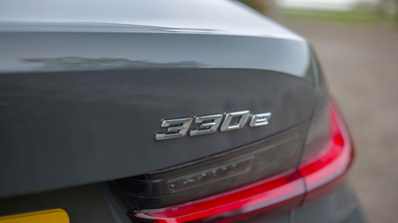 3413330 330e 22.3 kWh Sport 4dr Step Auto