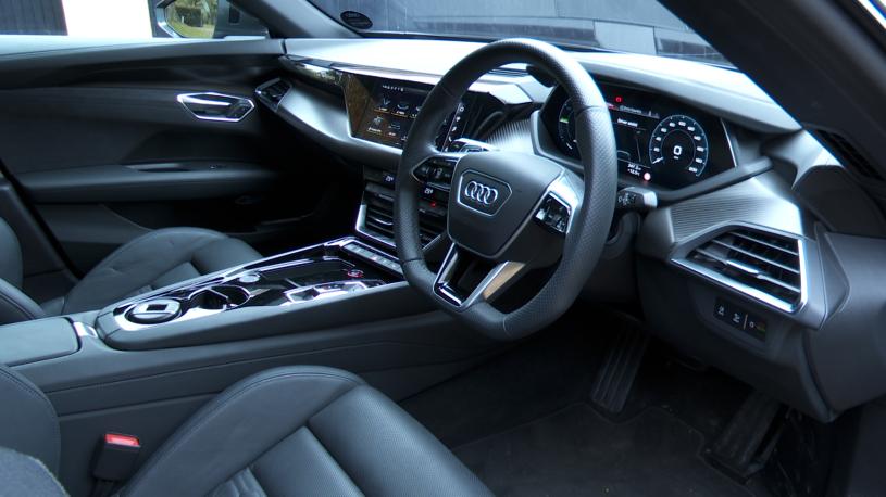 3417832 435kW 105kWh S 4dr Auto