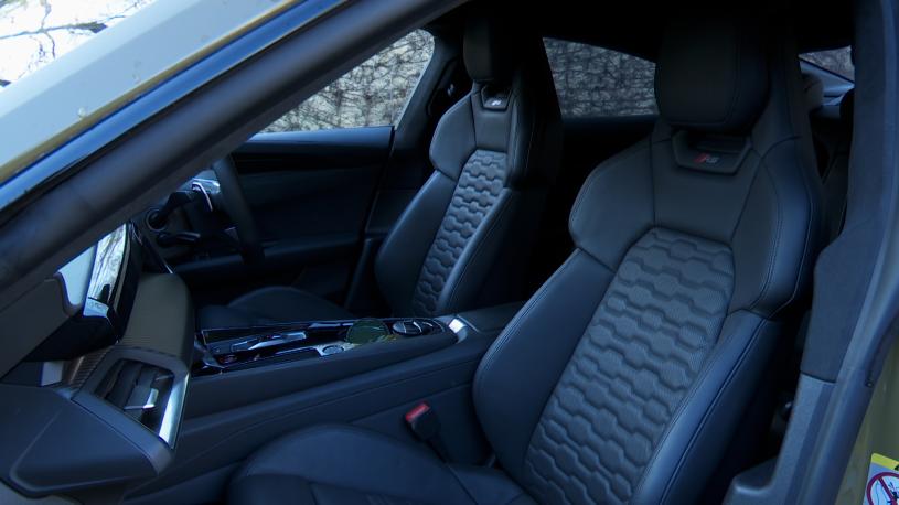 3417829 500kW 105kWh Carbon Black 4dr Auto