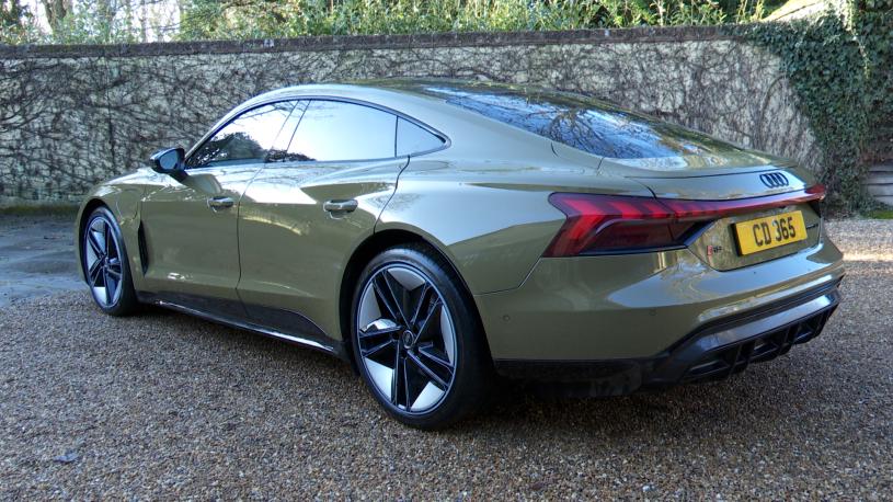 3417829 500kW 105kWh Carbon Black 4dr Auto