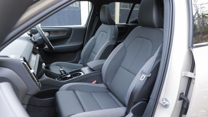 3436847 185kW Ext Range Plus Black Editon 82kWh 5dr Auto