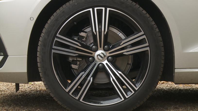 3413413 2.0 B4P Plus Dark 5dr Auto [7 speed]