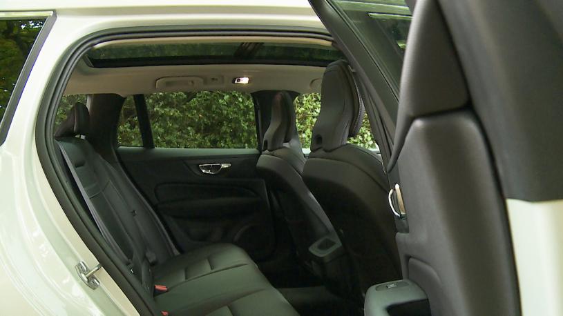 3413413 2.0 B4P Plus Dark 5dr Auto [7 speed]