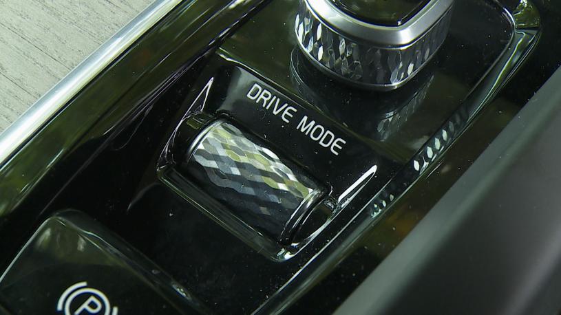 3413413 2.0 B4P Plus Dark 5dr Auto [7 speed]