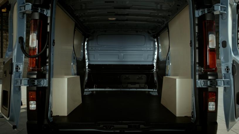 3429569 LL30 Blue dCi 150 Extra [Safety] Crew Van