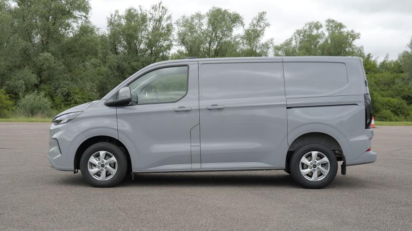 3428733 2.5 PHEV 227ps H1 Van Trend Auto