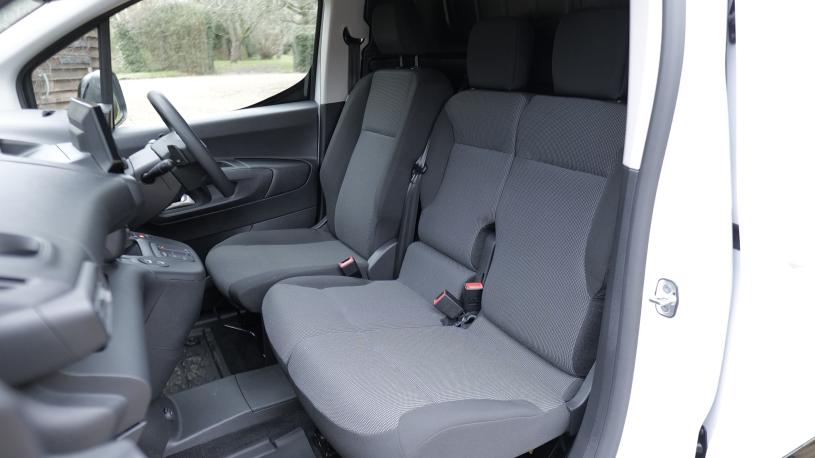 3432447 100kW Prime 50kWh H1 Crew Van Auto