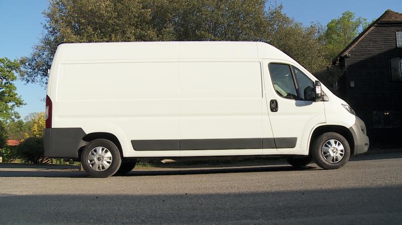3432203 200kW 110kWh H2 Van Professional Auto