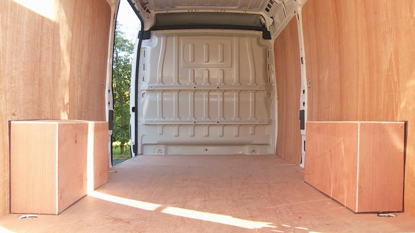 3432205 200kW 110kWh H2 Van Professional Auto