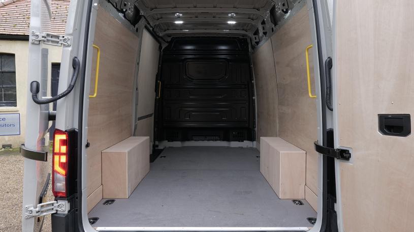 3429686 2.0 TDI 140PS Commerce Low Roof Van