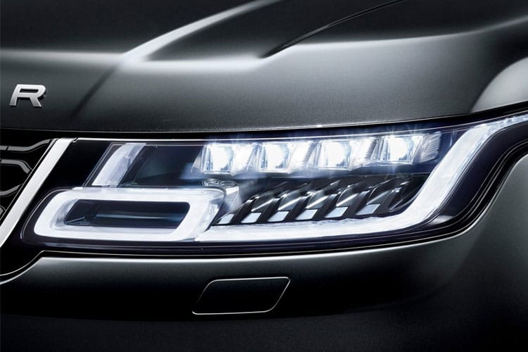 3454771 4.4 P635 V8 SV Carbon 5dr Auto