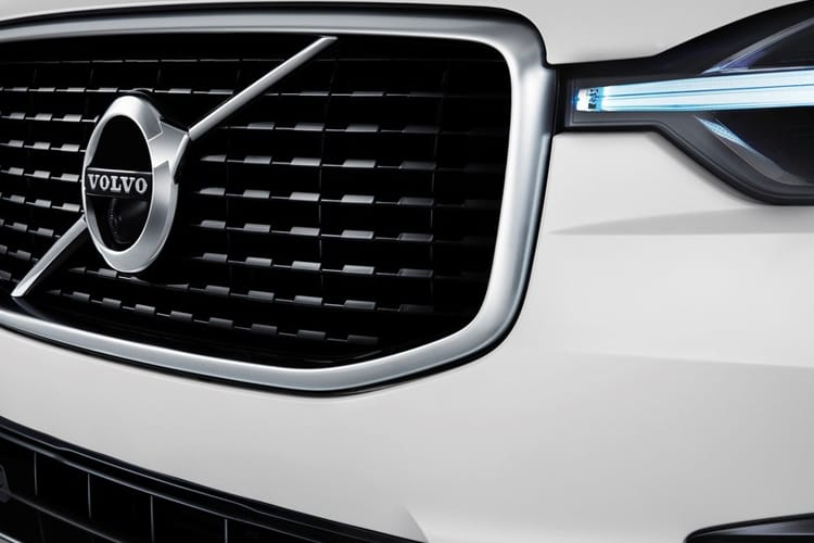 3398779 2.0 T6 [350] PHEV Plus Dark 5dr AWD Geartronic