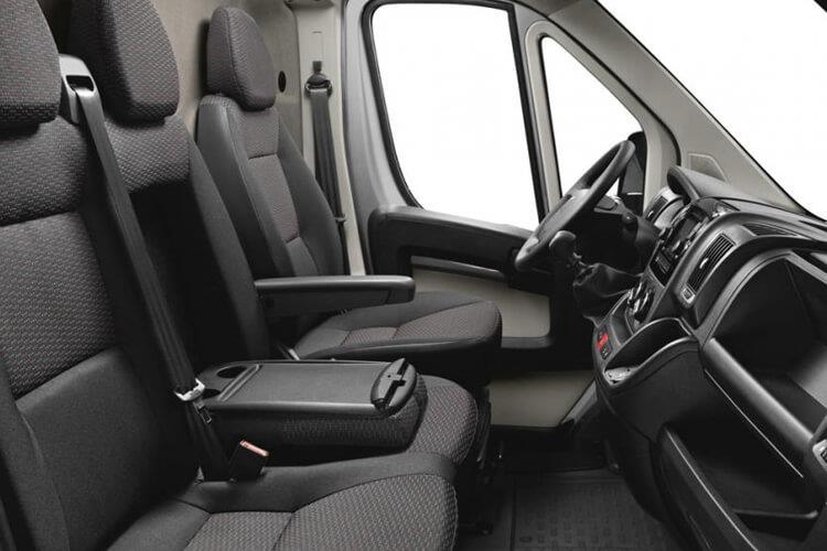 3436519 2.2 BlueHDi 140 Chassis Cab Professional
