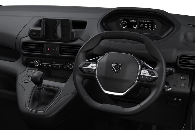 3447708 700 100kW 52kWh Professional Plus Van Auto